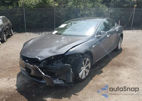 2020 Tesla Model S Long Range Dual Motor All-Wheel Drive/Long Range Plus Dual Motor All-Wheel Drive z USA, uszkodzony, nr VIN 5YJSA1E22LF385217